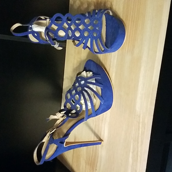 Blue suede Stilettos. - Picture 2 of 5